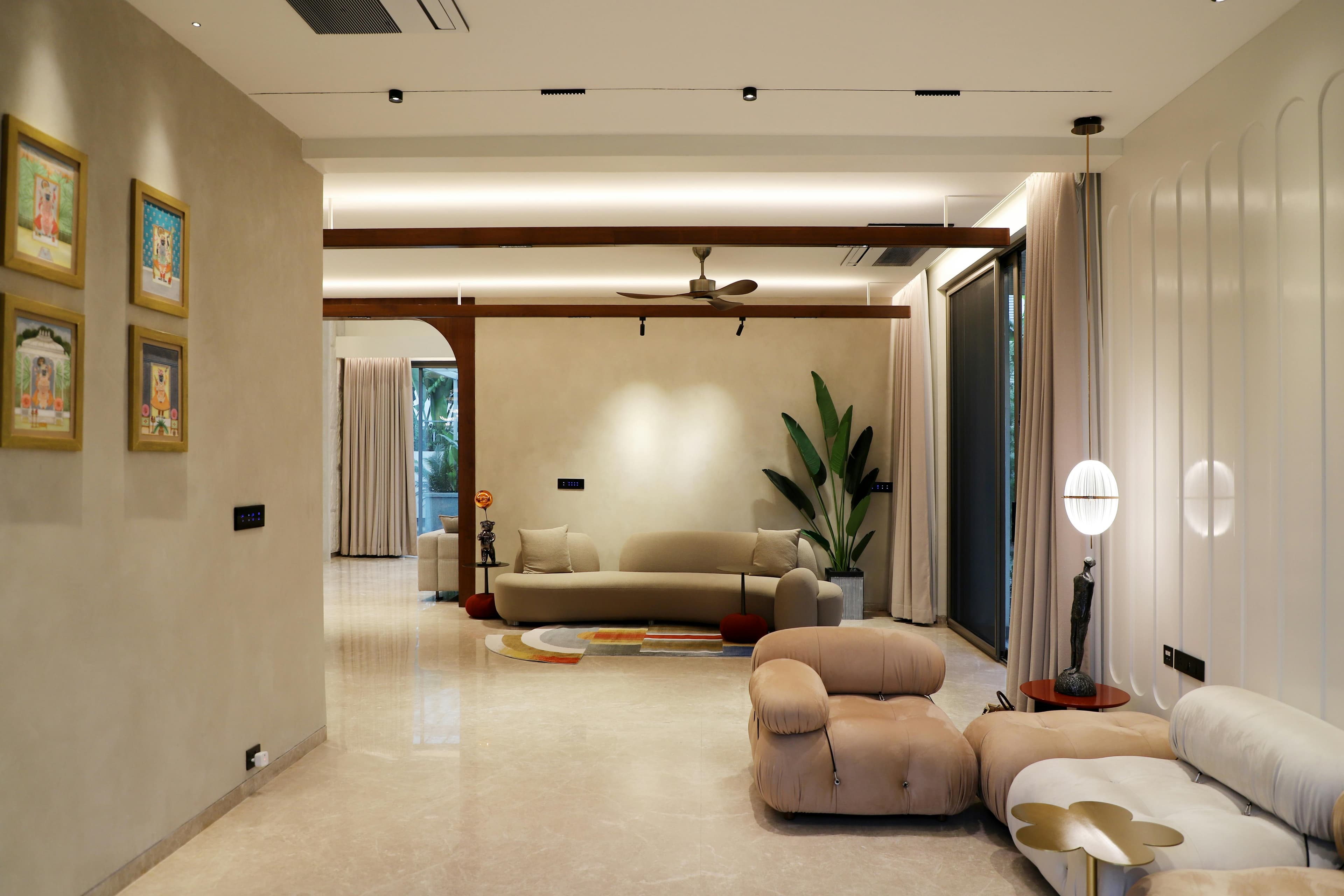 Gold Sandalye showroom